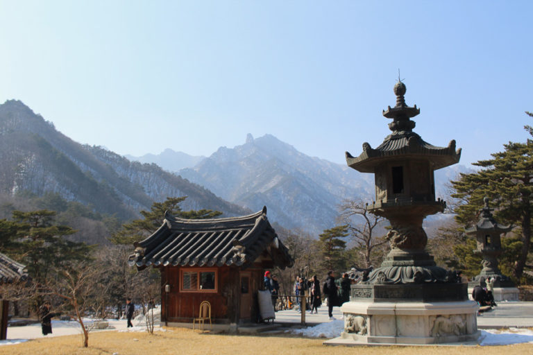 Sinheungsa-Tempel im Seoraksan-Nationalpark